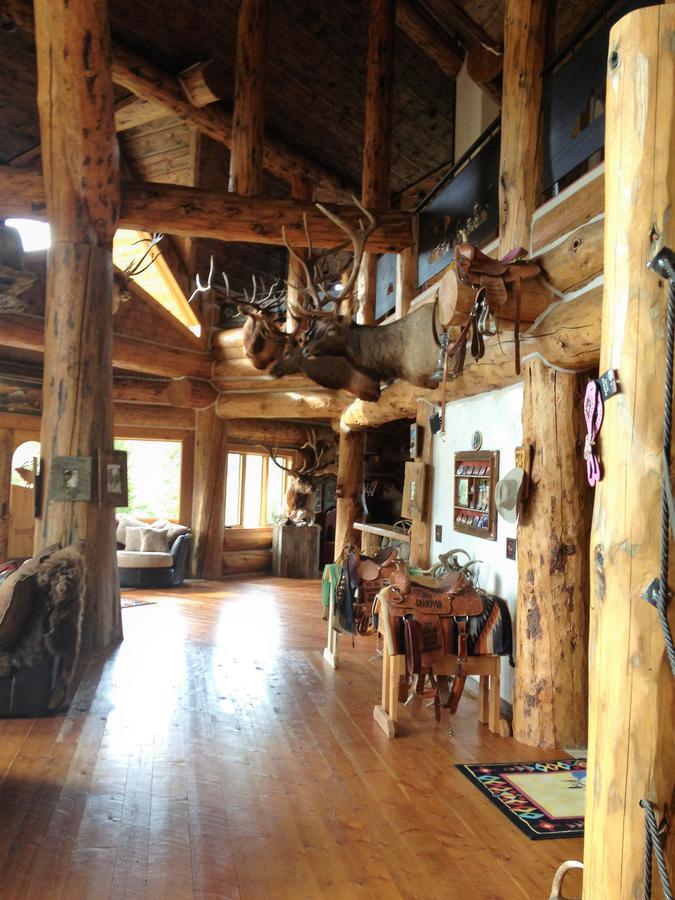 Mcdonald'S Ranch Lodge Gardiner Exterior foto