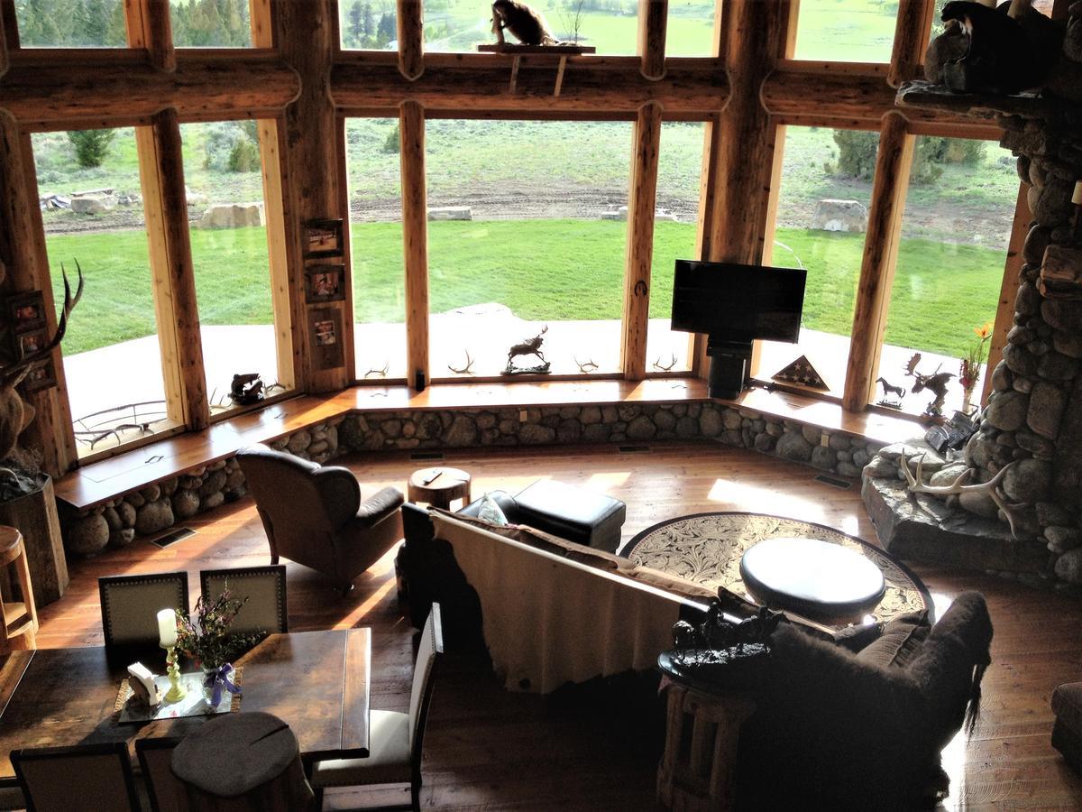 Mcdonald'S Ranch Lodge Gardiner Exterior foto